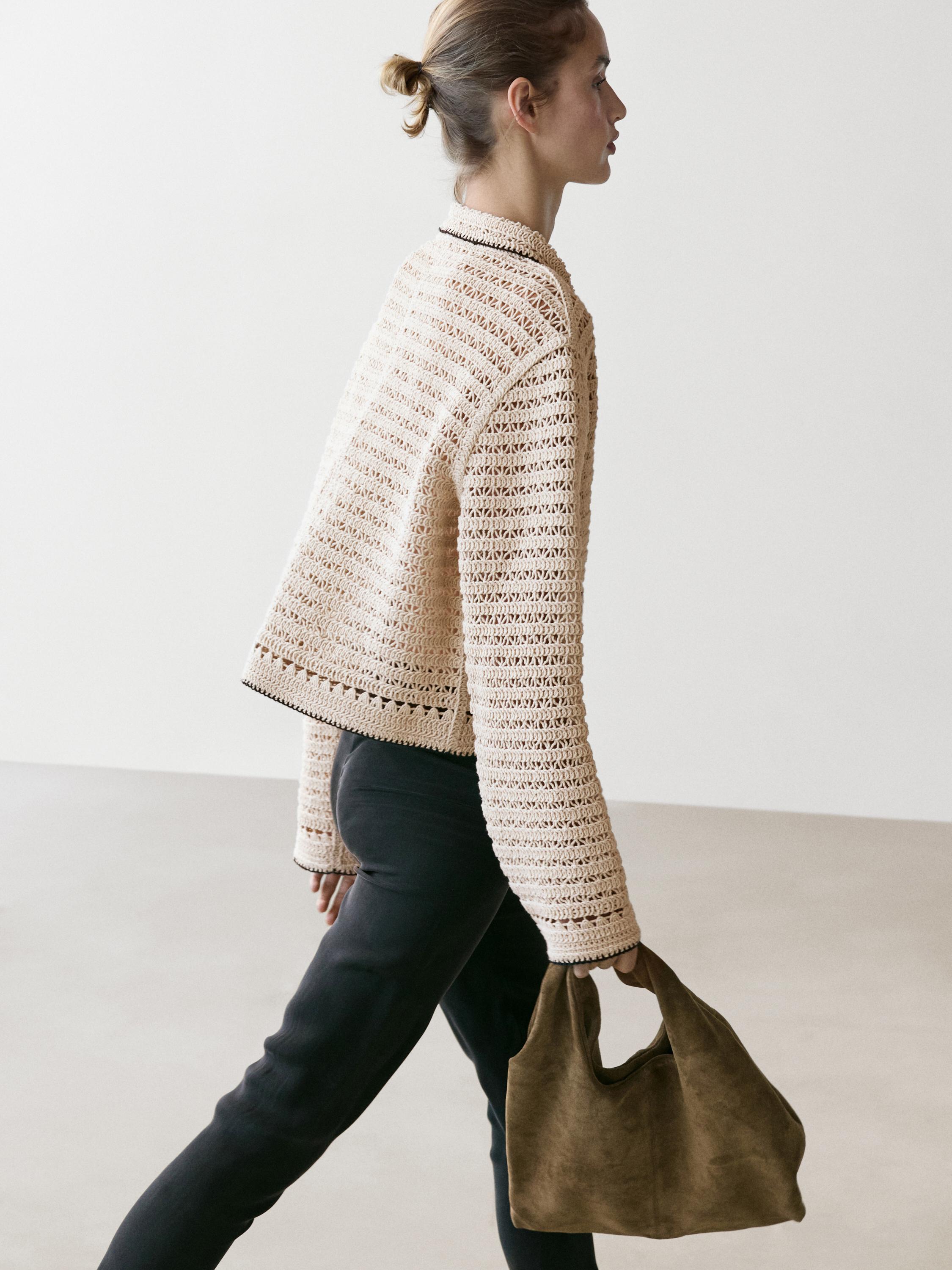 Veste en maille crochet contrastante au